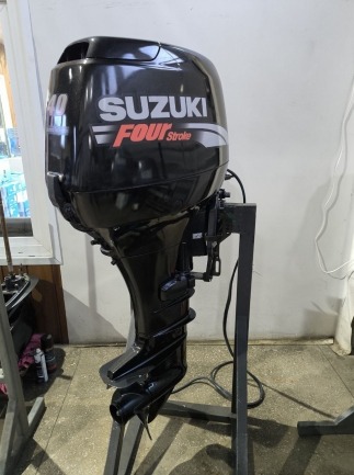 Лодочный мотор Suzuki DF 40